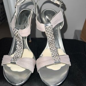 David’s Bridal Formal Sandal (Silver)